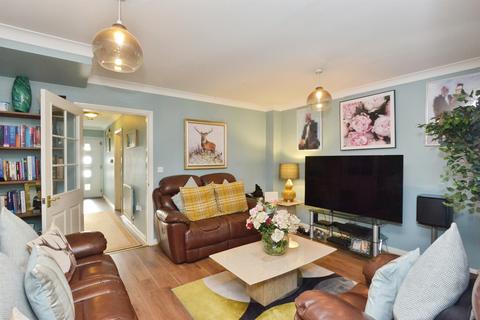 3 bedroom end of terrace house for sale, Portishead Drive, Tattenhoe, MILTON KEYNES