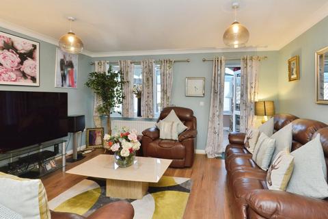 3 bedroom end of terrace house for sale, Portishead Drive, Tattenhoe, MILTON KEYNES