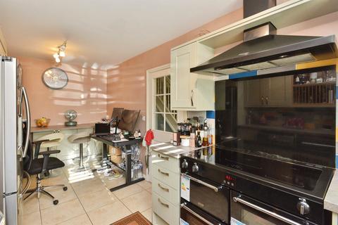 3 bedroom end of terrace house for sale, Portishead Drive, Tattenhoe, MILTON KEYNES