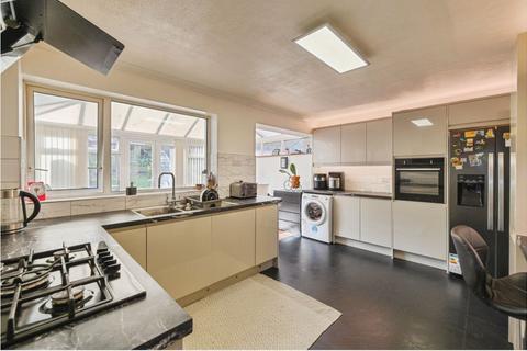 3 bedroom semi-detached house for sale, Pine View, Rugeley