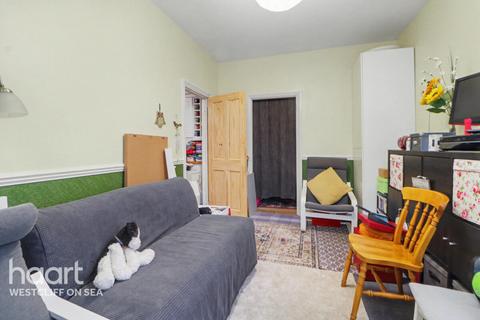 2 bedroom flat for sale, Fairmead Avenue, Westcliff-On-Sea