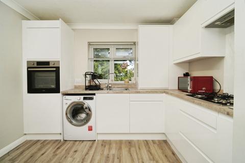 2 bedroom flat for sale, Apple Tree Grove, Ferndown