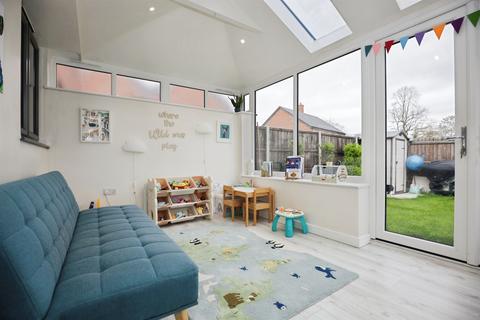 3 bedroom semi-detached house for sale, De Normanville Avenue, Leamington Spa
