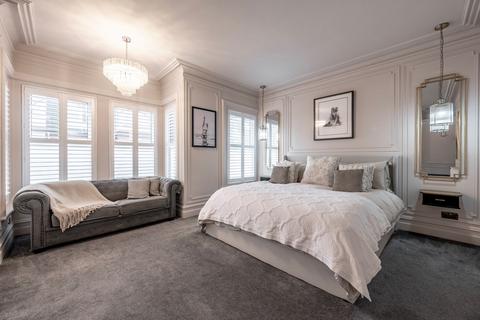 5 bedroom semi-detached house for sale, Upper Cliff Road, Gorleston
