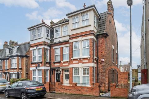 5 bedroom semi-detached house for sale, Upper Cliff Road, Gorleston