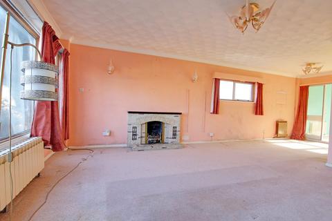 4 bedroom link detached house for sale, Clinton Road, Lymington, SO41