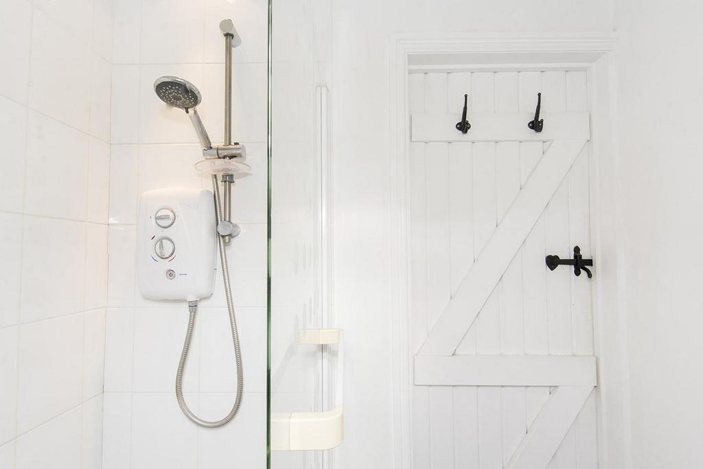 Bedroom Two En-Suite (Photo Two)
