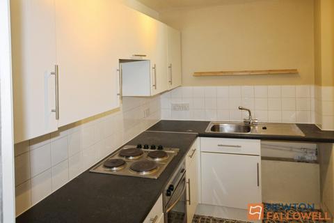 2 bedroom flat to rent, High Street, Bloxwich, WS3