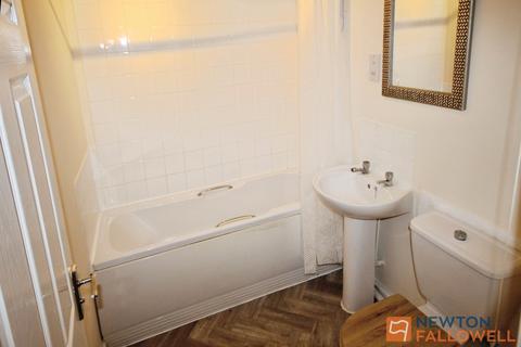 2 bedroom flat to rent, High Street, Bloxwich, WS3