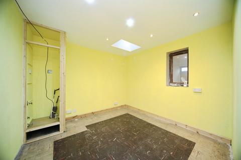 2 bedroom semi-detached bungalow for sale, Hathaway Close, Luton