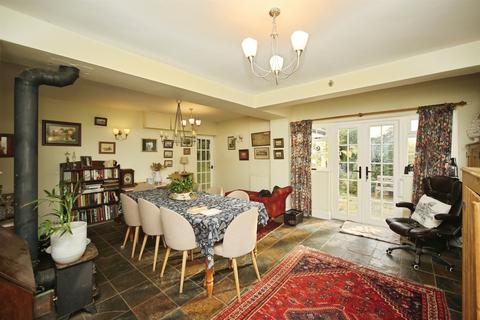 3 bedroom semi-detached house for sale, Warwick Road, Stratford-Upon-Avon