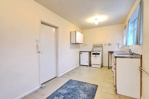 2 bedroom end of terrace house for sale, Wakefield Road, Northampton