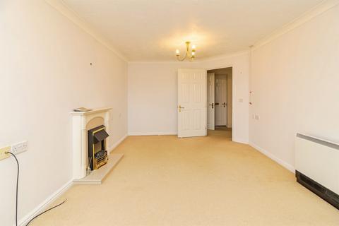 1 bedroom flat for sale, Clifford Avenue, Bletchley, Milton Keynes