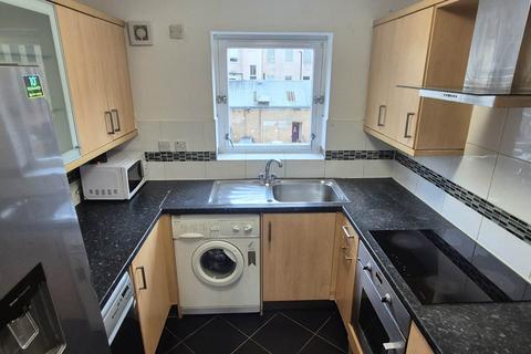 2 bedroom flat to rent, Cleveland Street, Glasgow