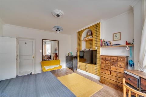 2 bedroom property for sale, Churchmead Road, London