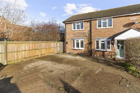 4 bedroom semi-detached house for sale, Quinnell Drive, Hailsham