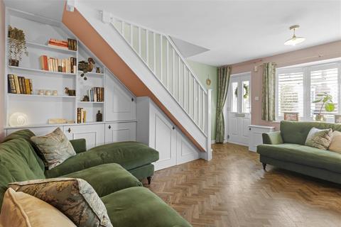 4 bedroom semi-detached house for sale, Quinnell Drive, Hailsham