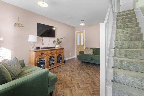 4 bedroom semi-detached house for sale, Quinnell Drive, Hailsham