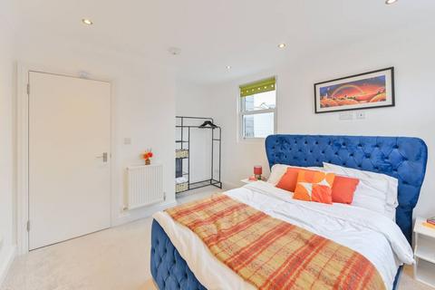 undefined, Oxford Avenue, Wimbledon, London, SW20
