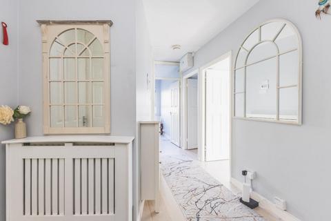 2 bedroom detached house to rent, Macroom Road, West Kilburn, London, W9
