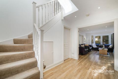 5 bedroom detached house for sale, Mountington Park Close, Harrow, HA3