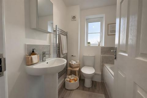 3 bedroom detached house to rent, Moorland Green, Chopwell, NE17