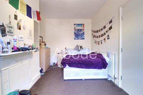5 bedroom house to rent, Richmond Avenue, Hyde Park, Leeds
