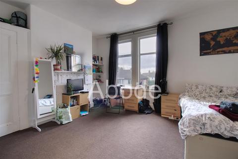 5 bedroom house to rent, Richmond Avenue, Hyde Park, Leeds