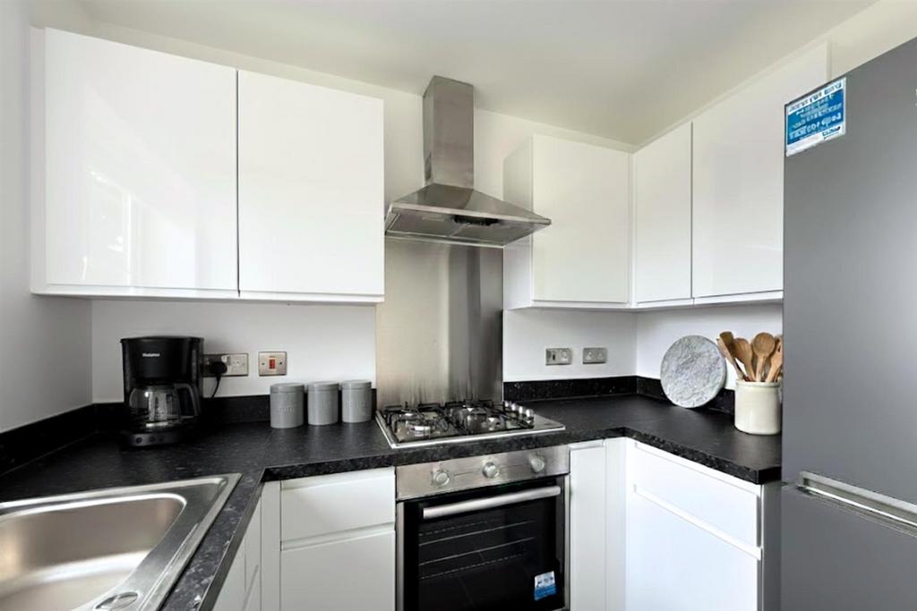Woodford Kitchen.png