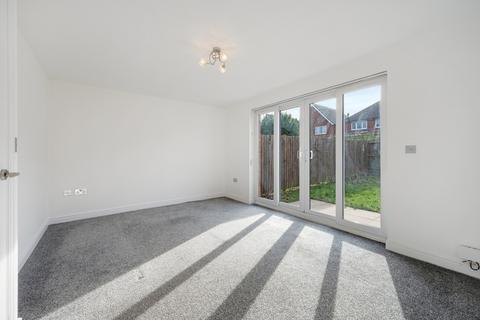 3 bedroom end of terrace house to rent, Cadishead, Greater Manchester M44