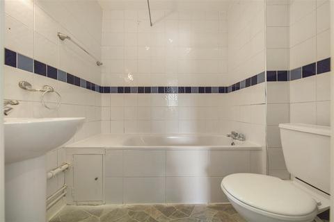 1 bedroom flat for sale, Whitehorse Lane, SE25