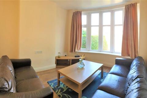 4 bedroom house to rent, Yew Tree Road, Manchester M14