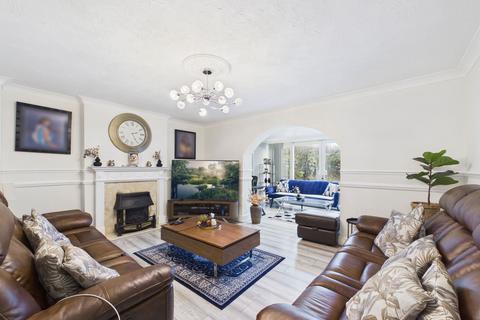 4 bedroom detached house for sale, Kingfisher Way, Telford TF1
