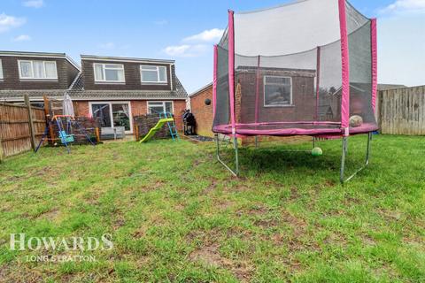 undefined, Roberts Close, Hempnall