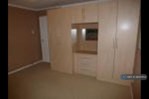 2 bedroom flat to rent, Skelton Road, Diss,    Norfolk, IP22
