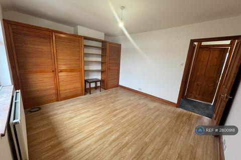 2 bedroom terraced house to rent, Lester Avenue, London, E15