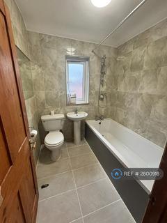 2 bedroom terraced house to rent, Lester Avenue, London, E15