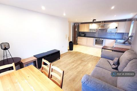 2 bedroom flat to rent, Egerton House, Salford, M5