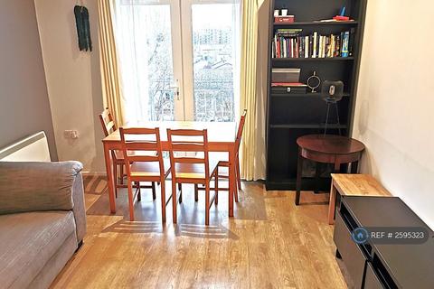 2 bedroom flat to rent, Egerton House, Salford, M5