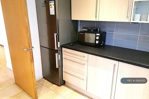 2 bedroom flat to rent, Egerton House, Salford, M5