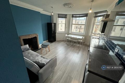 3 bedroom flat to rent, Holland Road, Hove, BN3