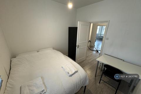 3 bedroom flat to rent, Holland Road, Hove, BN3
