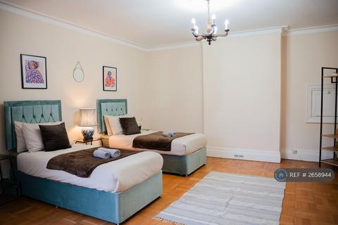 undefined, Shoppenhangers Road, Maidenhead, SL6