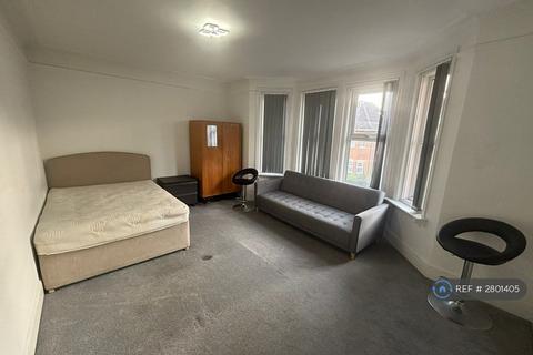 2 bedroom flat to rent, Alma Road, Bournemouth, BH9