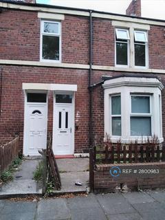 3 bedroom flat to rent, Holly Avenue, Wallsend, NE28