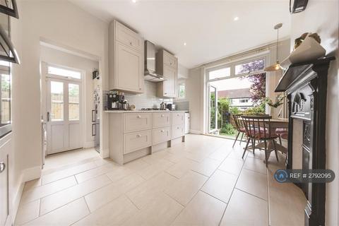 2 bedroom flat to rent, Streatham Common, London, SW16