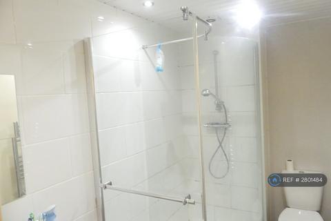 3 bedroom flat to rent, Lower Broughton Road, Salford, M7