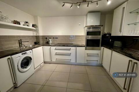 2 bedroom flat to rent, The Lodge, Birmingham, B16