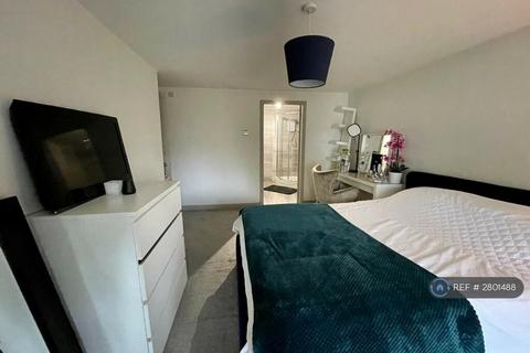 2 bedroom flat to rent, The Lodge, Birmingham, B16