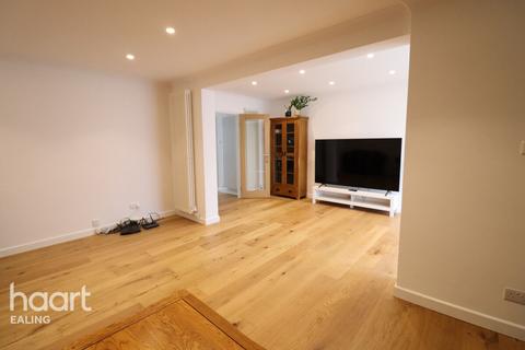 4 bedroom terraced house to rent, Malvern Way, LONDON